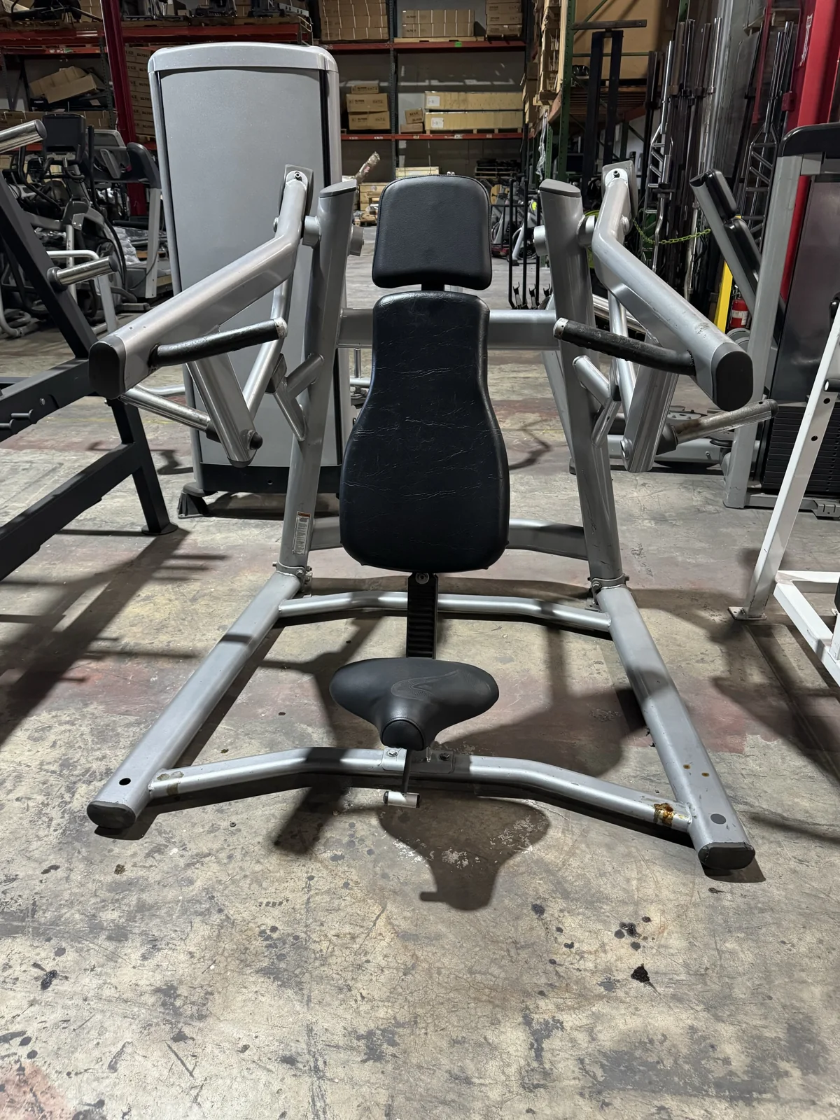 Pre-owned Life Fitness Signature Series plate-loaded shoulder press — front view